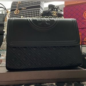 ✨Fashion Black Embossed Quilted Shoulder Bag w/strap✨NEW